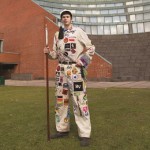 Fuksimajuri Tuomas odottaa uusien opiskelijoiden saapumista